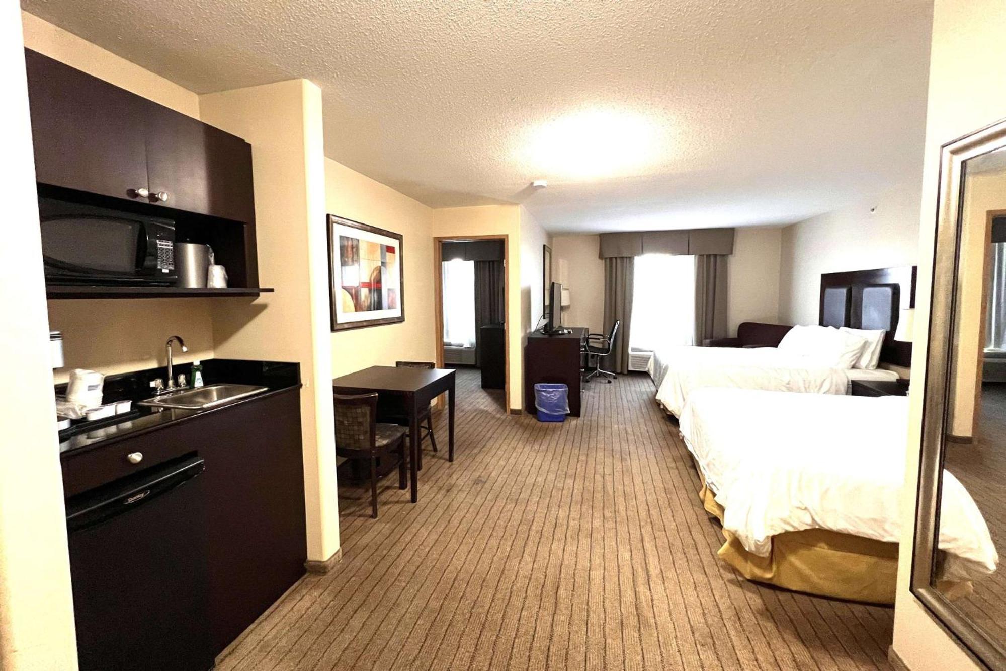 Ramada By Wyndham Prince Albert Exteriér fotografie
