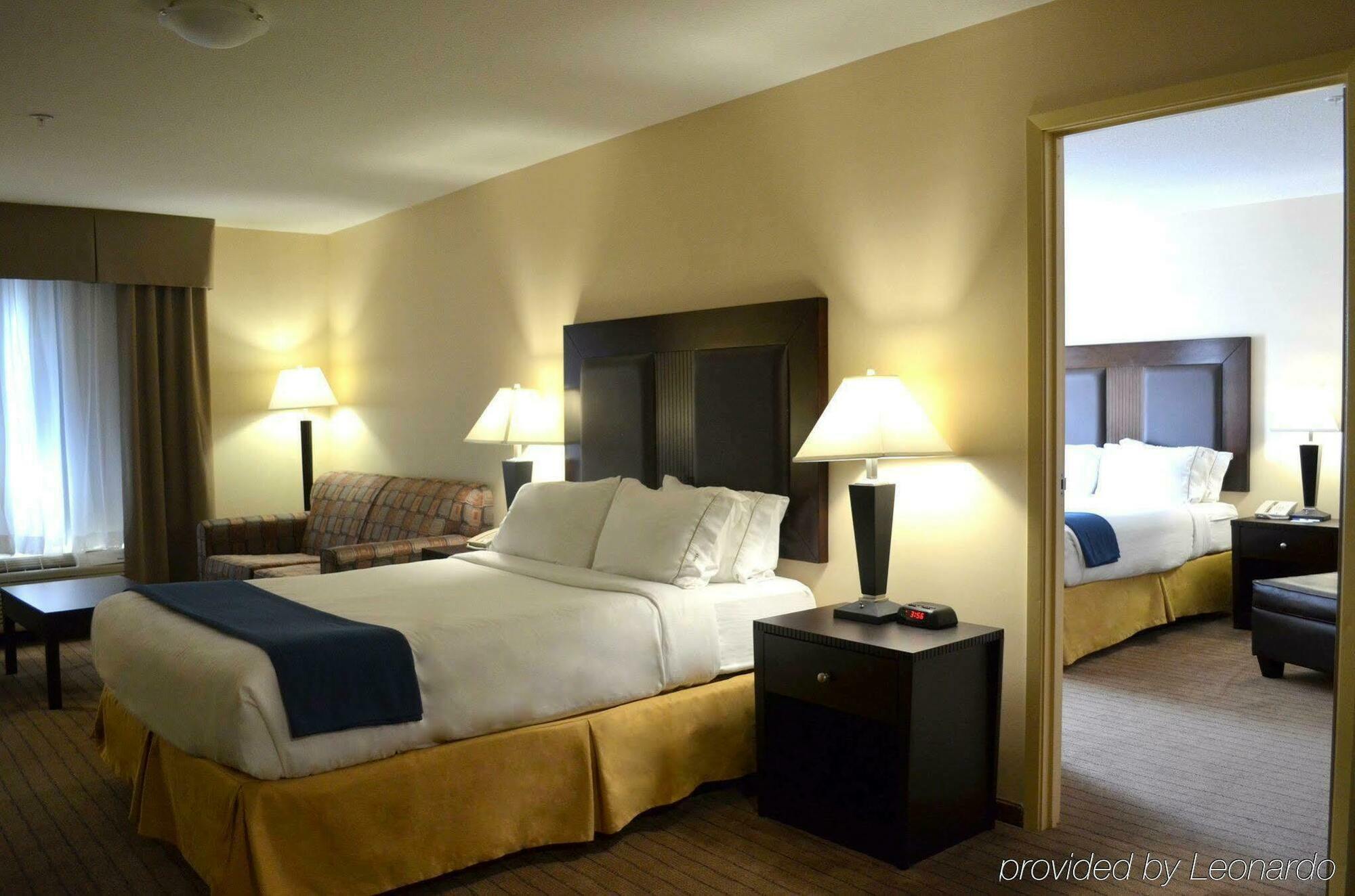 Ramada By Wyndham Prince Albert Exteriér fotografie
